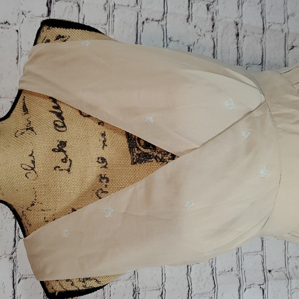 Yumi Cream and Blue Floral Dress Size 6/8 NWT - Picture 2 of 11